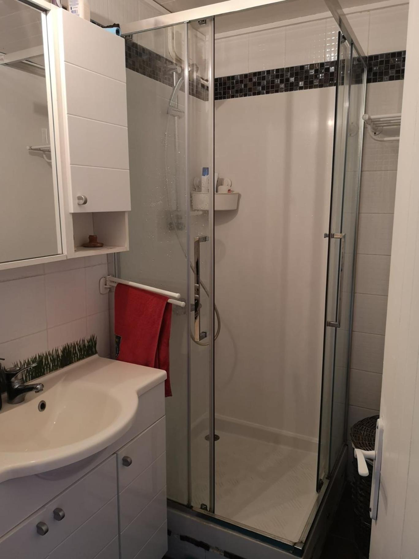 Chambre Dans Beau T3 Tres Proche Centre Ville ! Lorient Luaran gambar